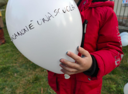 Manifestazione contro la didattica a distanza a Cusano Milanino