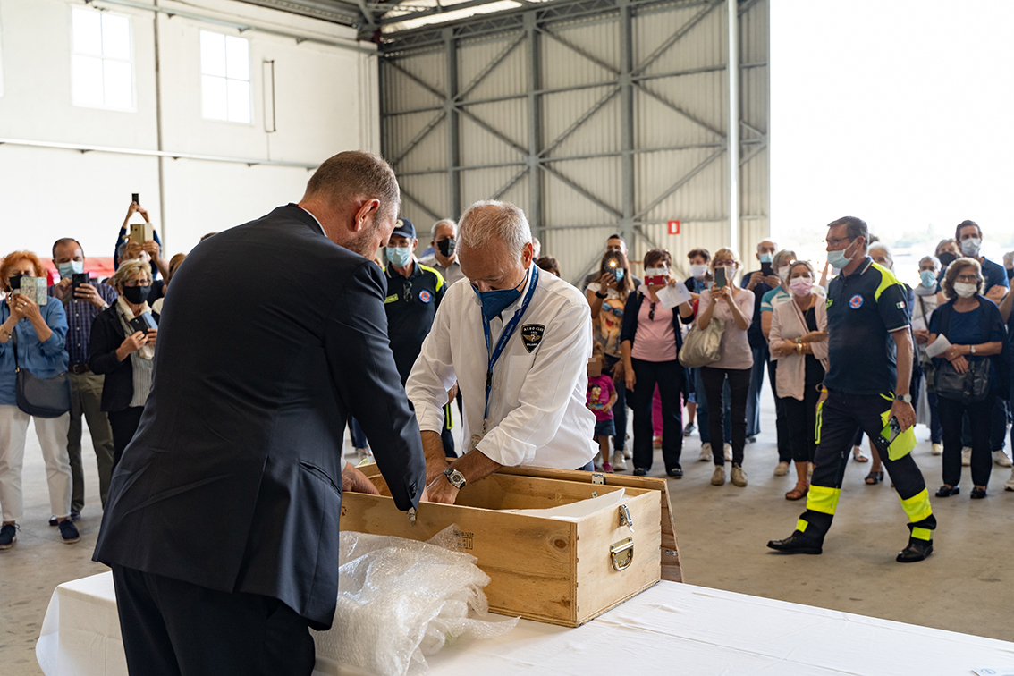 Funzione religiosa Madonna di Loreto negli hangar dell’Aeroculb Milano – foto ©Yuri Laudadio