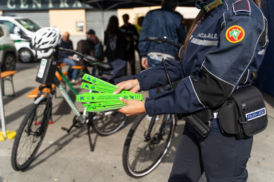 pedala con la testa cinisello balsamo lezioni della polizia locale 5