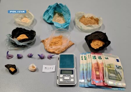 Consegnava droga in motorino a Milano, arrestato 19enne