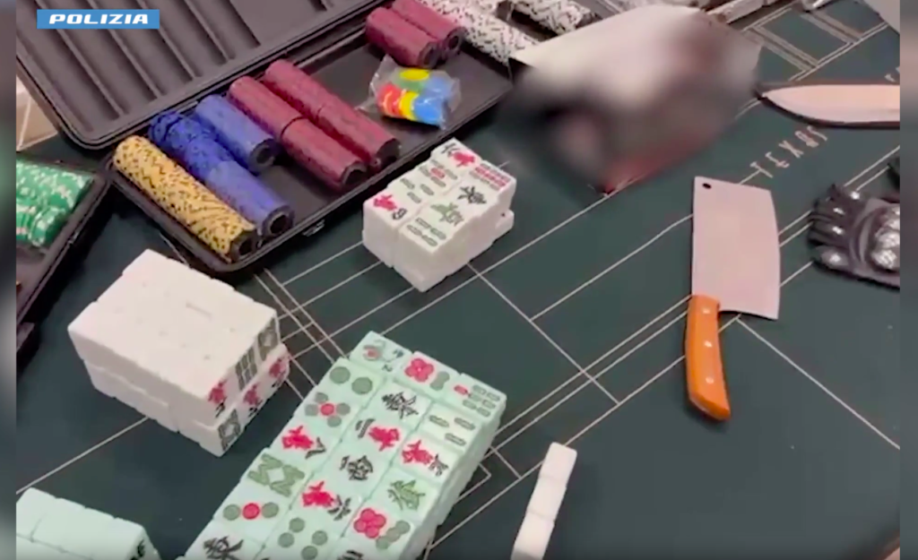 Bisca clandestina scoperta a Milano, 13 denunce