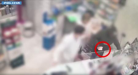 Due rapine in farmacie a Milano: arrestato 45enne