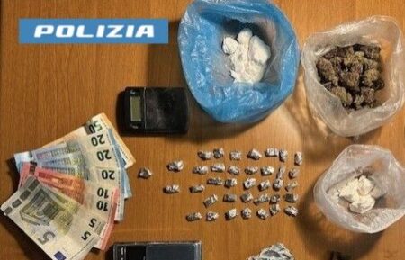 Milano, pusher scovato dalla polizia: in manette 27enne