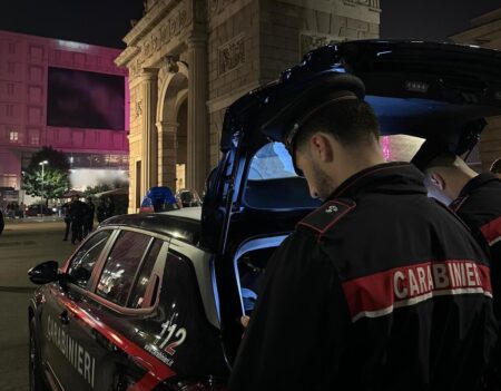 Milano, i controlli dei carabinieri nelle zone della movida