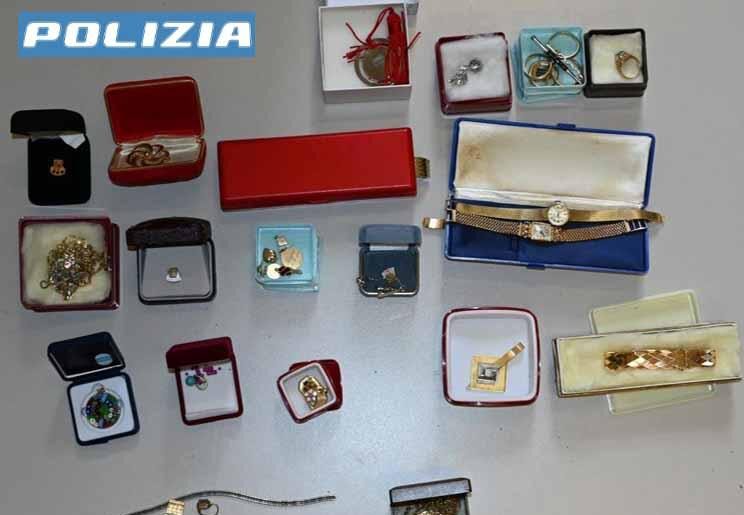 Gli agenti della polizia di Stato di Milano hanno arrestato un cittadino italiano di 52 anni, con precedenti, per truffa aggravata.