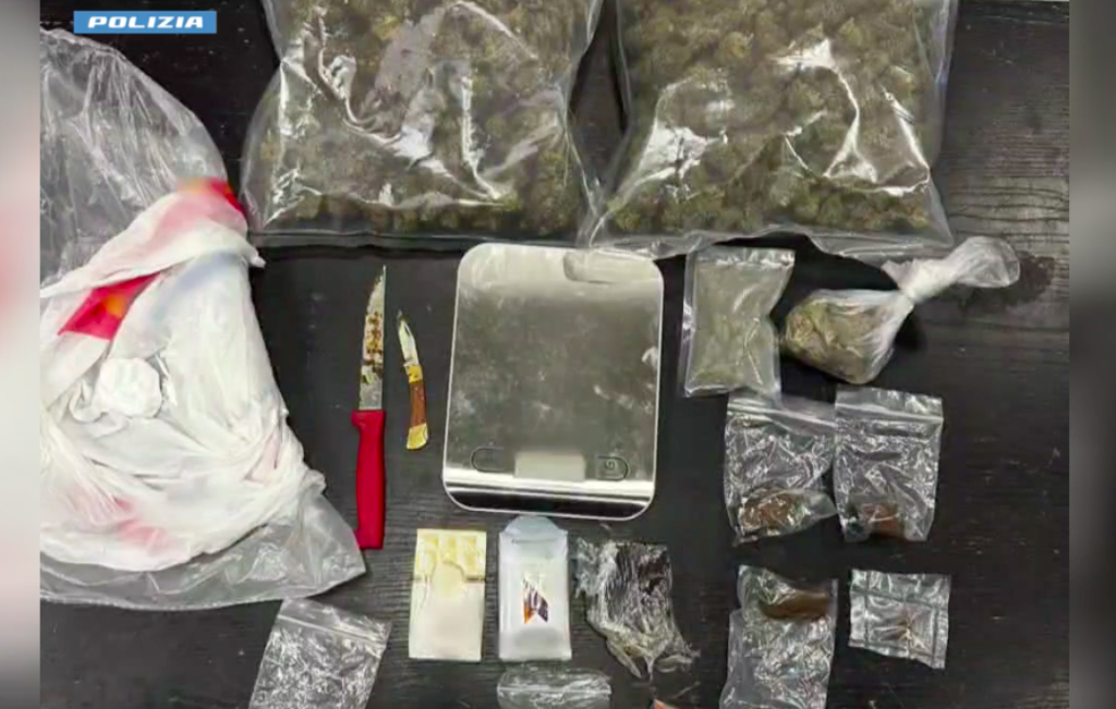 Milano, arrestati due pusher: sequestrato più di 1 chilo di droga