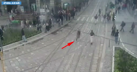 Derubano turista in centro a Milano, scovati dalla polizia