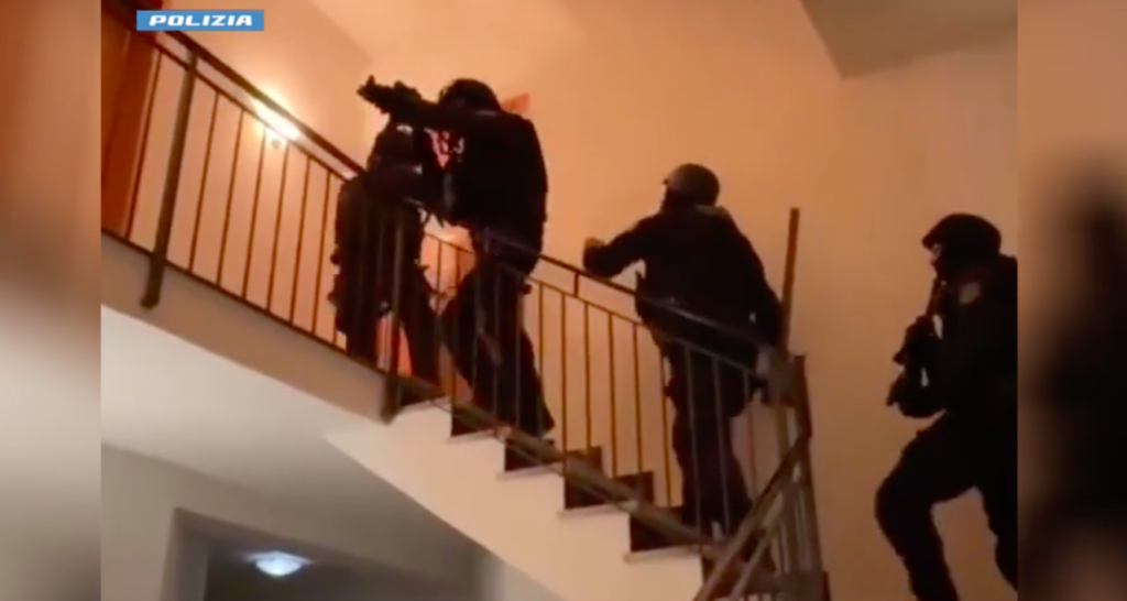 Milano, estradato 23enne legato a un’organizzazione criminale turca