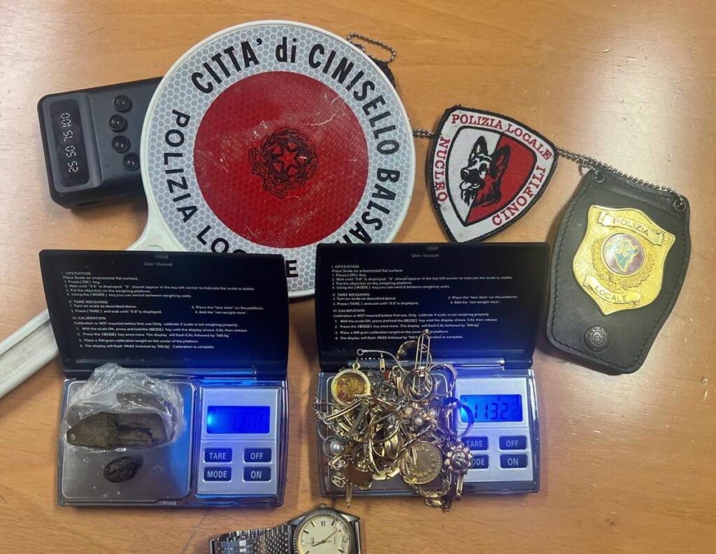 Cinisello Balsamo, recuperati gioielli per 10mila euro sottratti a due anziani